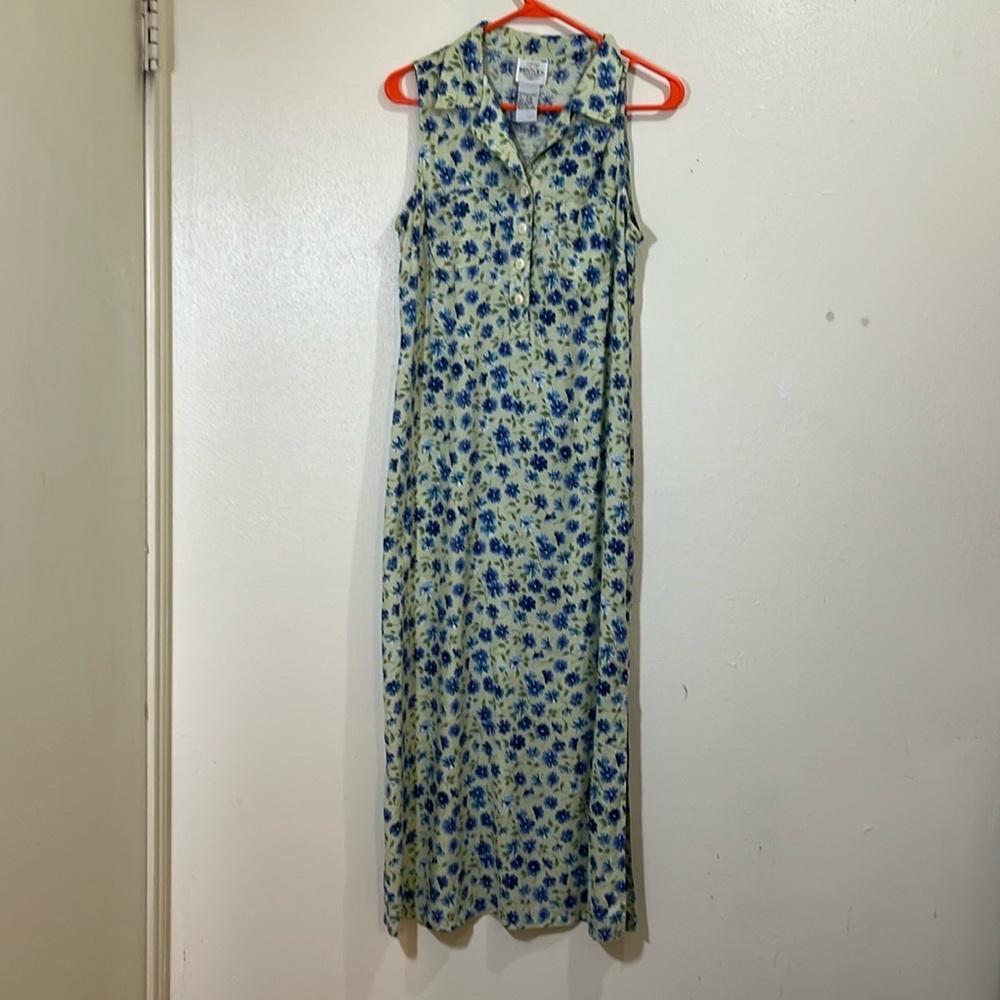 Bentley sleeveless, maxi dress in green with floral pattern. Size 11/12